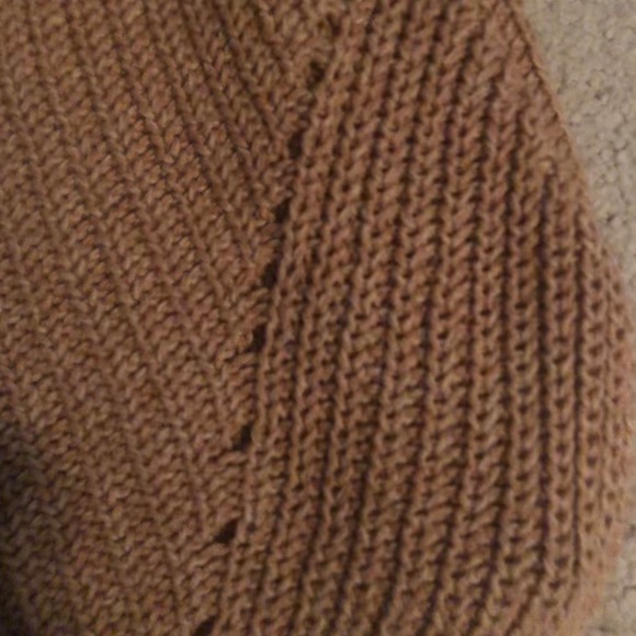 H&M Sweater - Picture 8 of 8